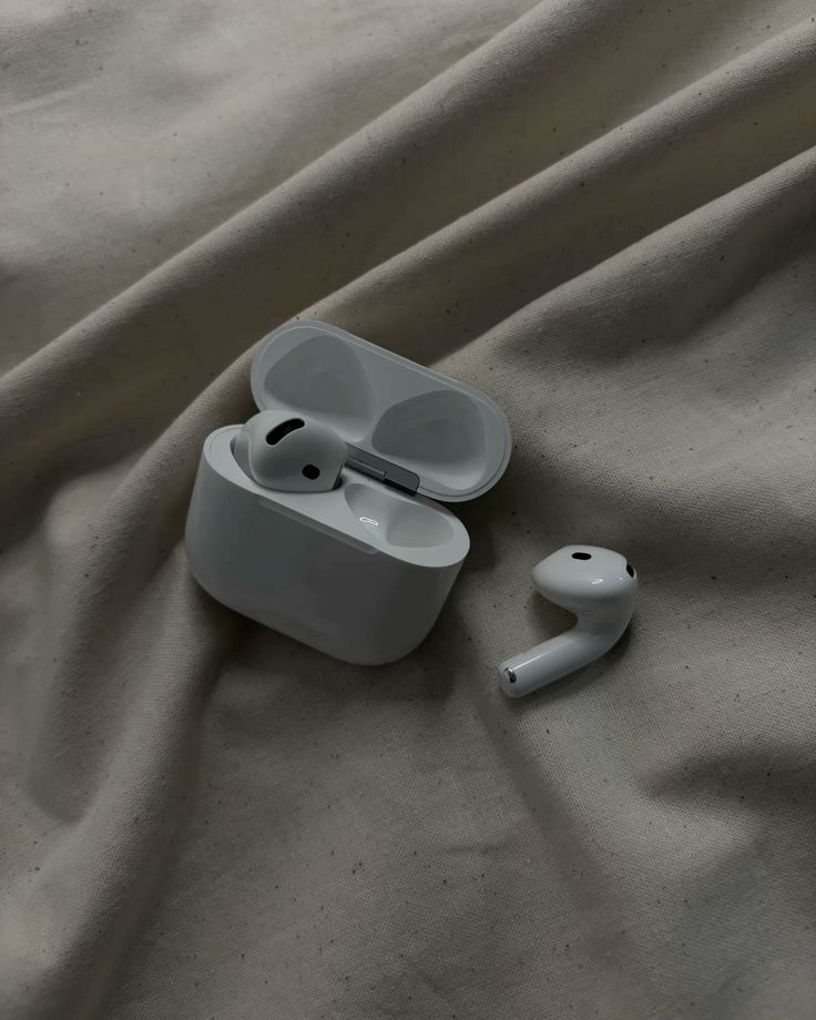 AirPods 4 Titanium (Active Noise Cancellation)