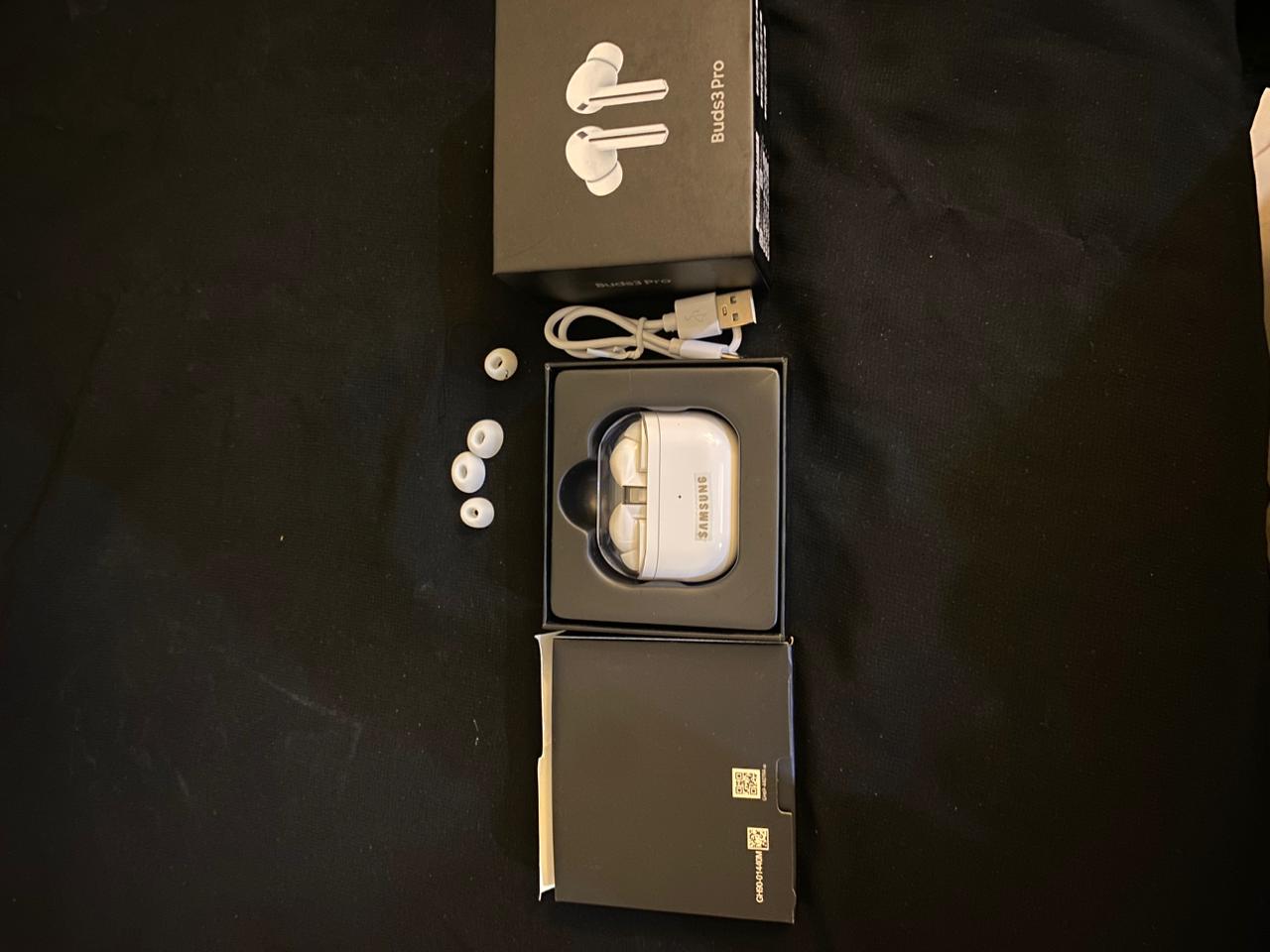 SAMSUNG GALAXY BUDS3 PRO  WIRELESS CHARGING EARBUDS  (Compatible with Android , IOS & Windows)