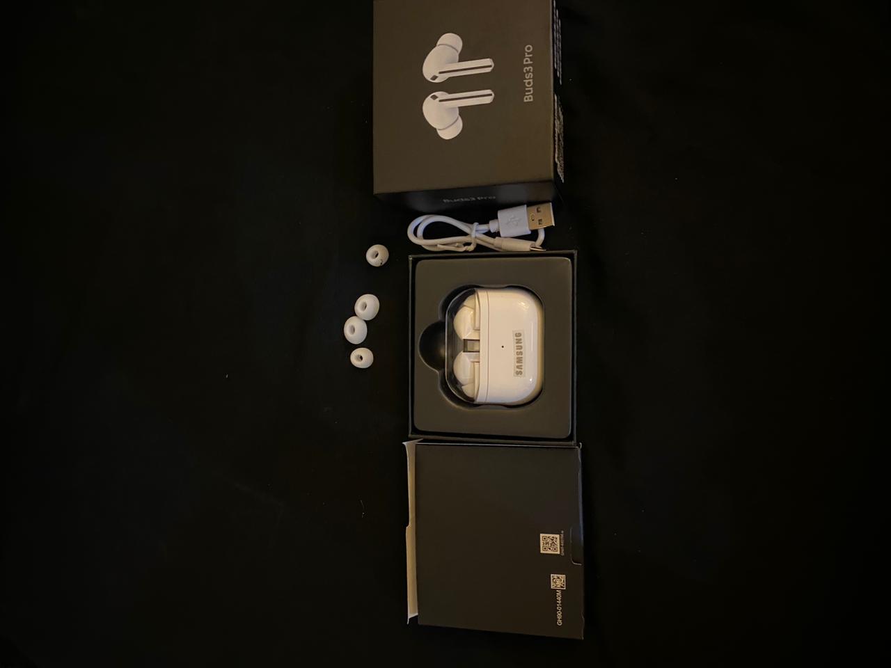 SAMSUNG GALAXY BUDS3 PRO  WIRELESS CHARGING EARBUDS  (Compatible with Android , IOS & Windows)
